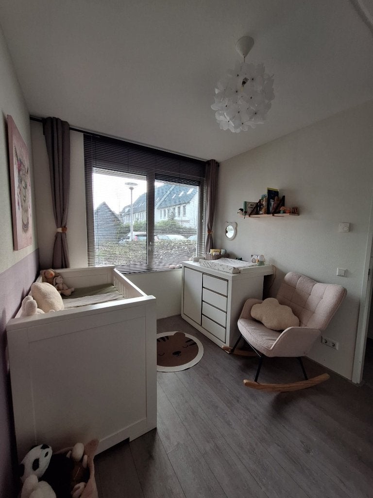 KidsMill babykamer – bed, commode, kledingkast en wandplank, Kinderen en Baby's, Kinderkamer | Complete kinderkamers, Ophalen