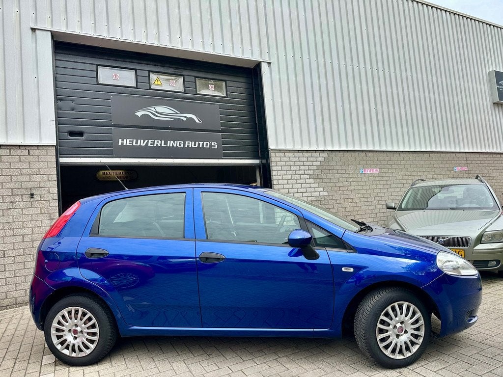Fiat Grande Punto 1.4 Active | Carplay | APK | 5 Drs, Voorwielaandrijving, Stof, Zwart, 4 cilinders