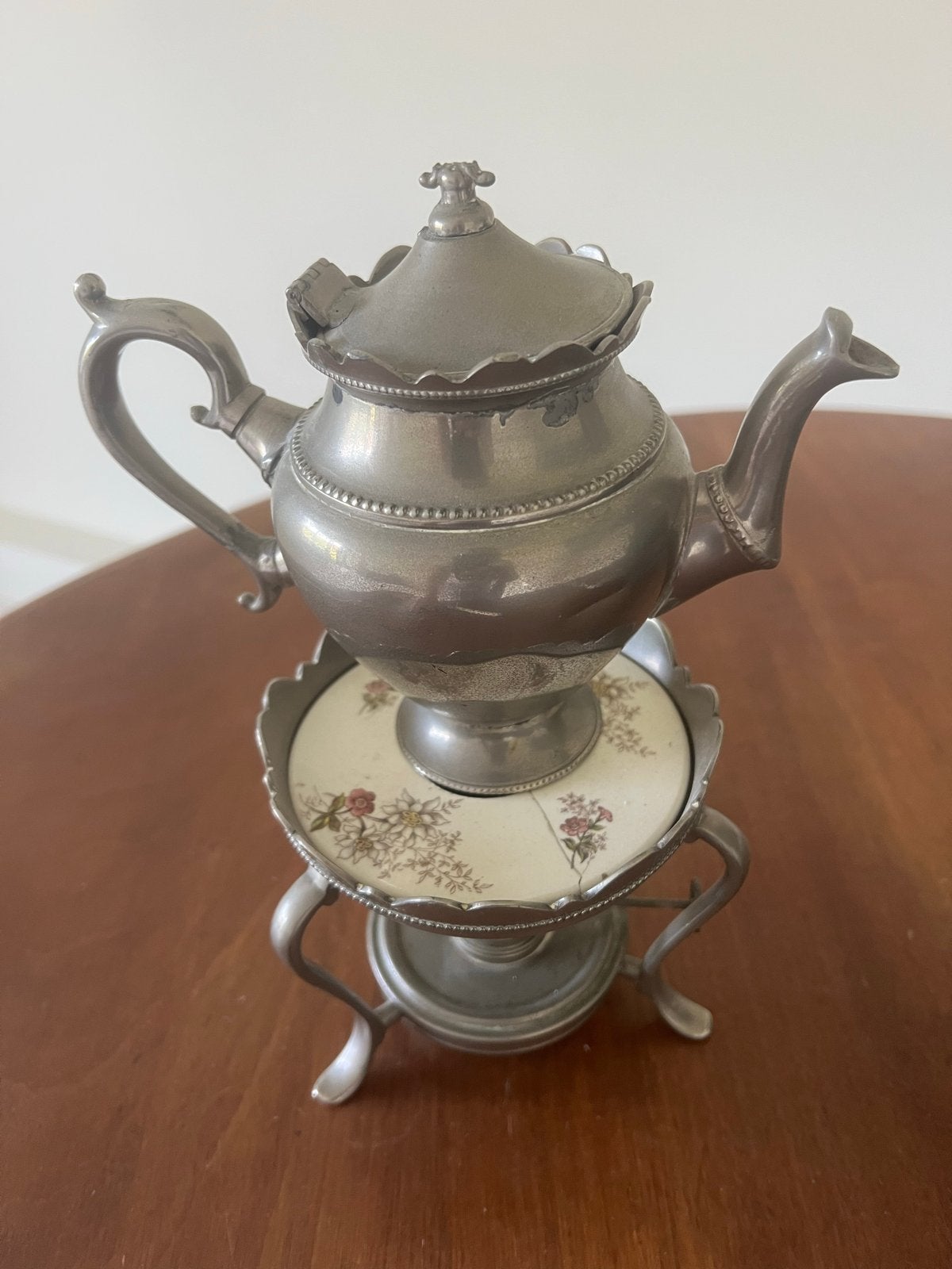 Antieke tinnen theepot met rechaud, bloemmotief, Ophalen