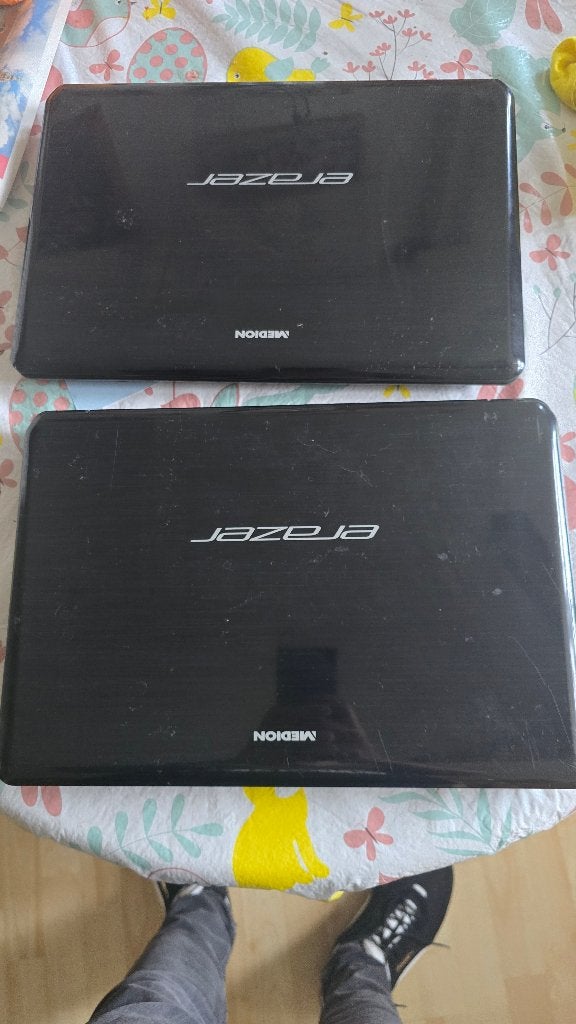 2 kappote laptops, Ophalen, 2 tot 3 Ghz, 15 inch, Medion