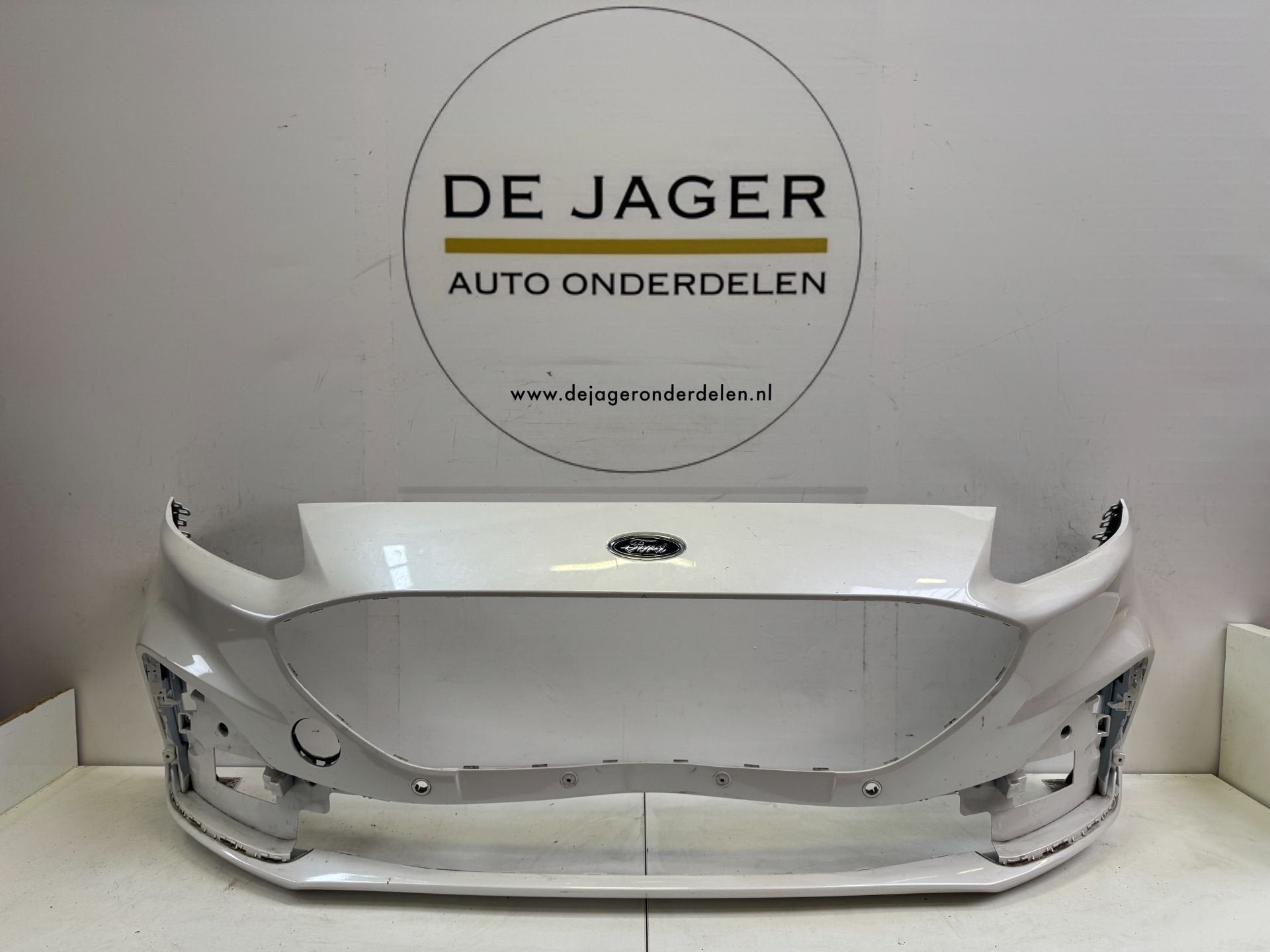 FORD KUGA III MK3 ST LINE VOORBUMPER BUMPER LV4B-17003-S, Gebruikt, Voor, Info@ford.com, Ophalen of Verzenden