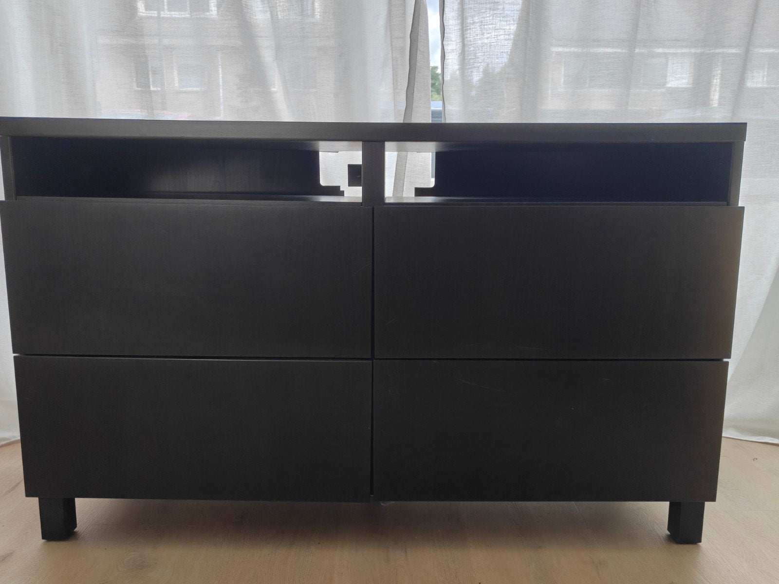 Ikea tv meubel, zwartbruin, Gebruikt, 100 tot 150 cm, Ophalen of Verzenden, Minder dan 100 cm
