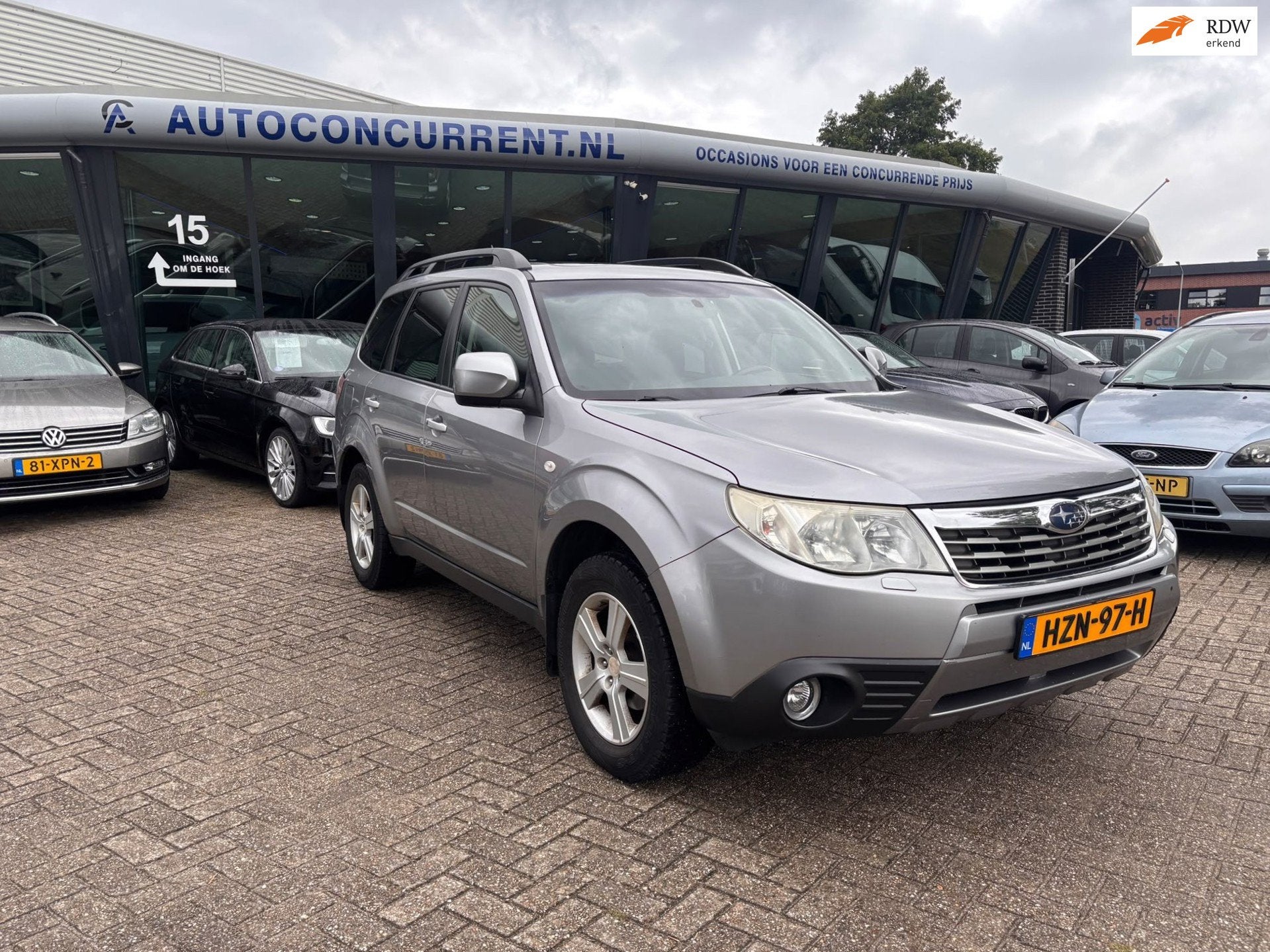 Subaru FORESTER 2.0 Luxury, Stoelverw. Nwe. APK. Leder Inrui, Auto's, Subaru, 1994 cc, 4 cilinders, Stoelverwarming, Leder