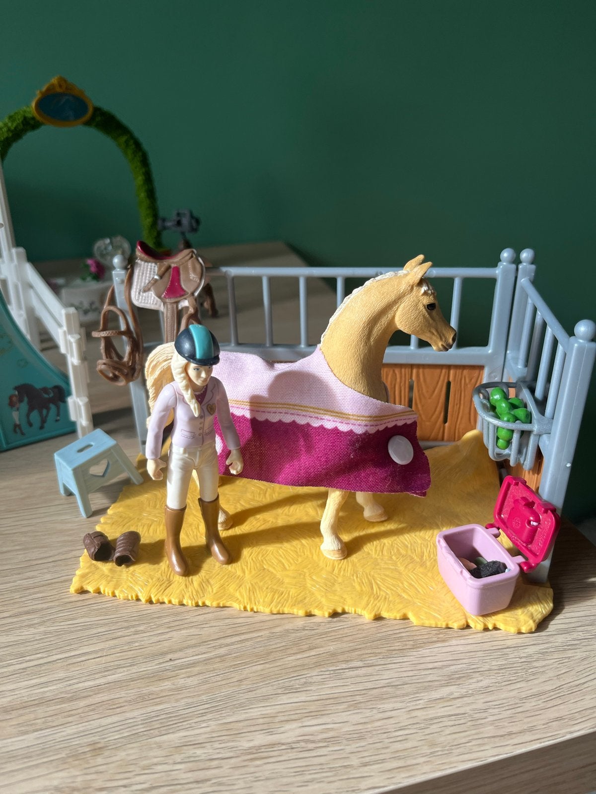 Schleich poetsplaats, springarena en accessoires, Ophalen, Zo goed als nieuw, Jongen of Meisje