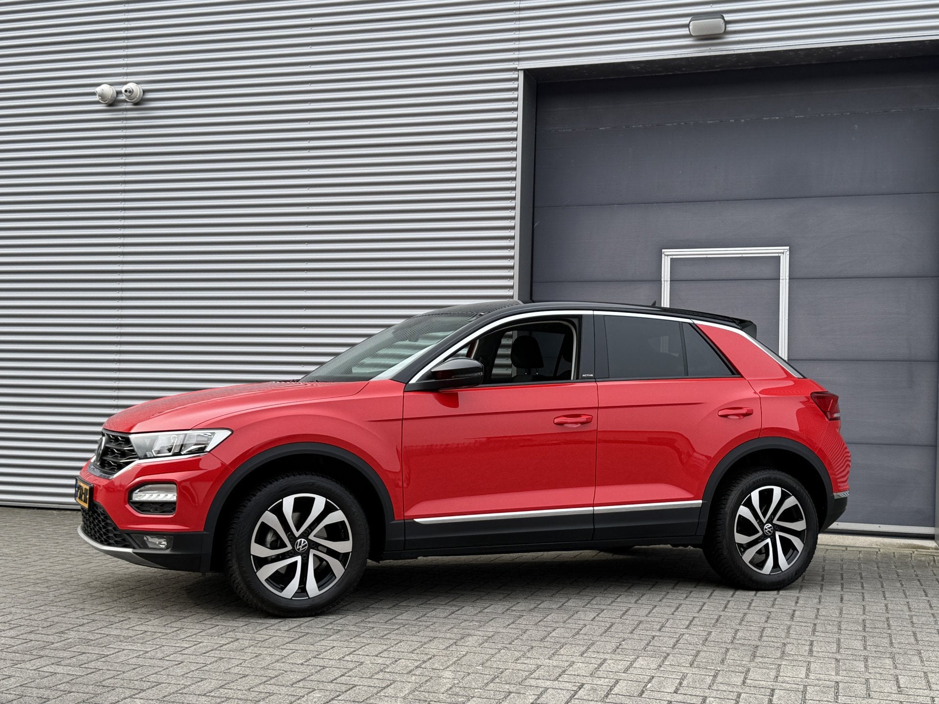 Volkswagen T-Roc 1.5 TSI Active I Automaat I Carplay I 20.00, 1254 kg, Stof, 4 cilinders, 150 pk