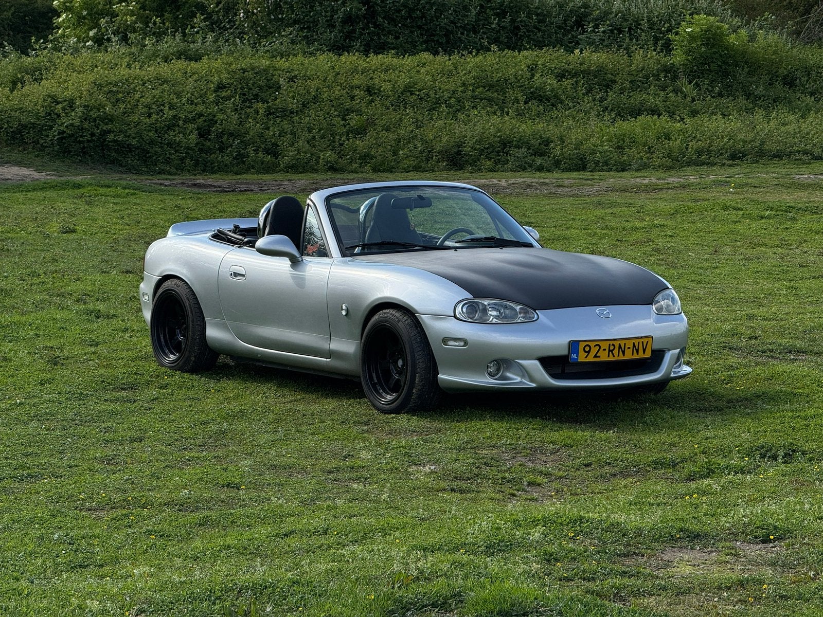 Mazda MX-5 1.8 I 2001 Grijs, 145 pk, Achterwielaandrijving, 40 €/maand, 4 cilinders