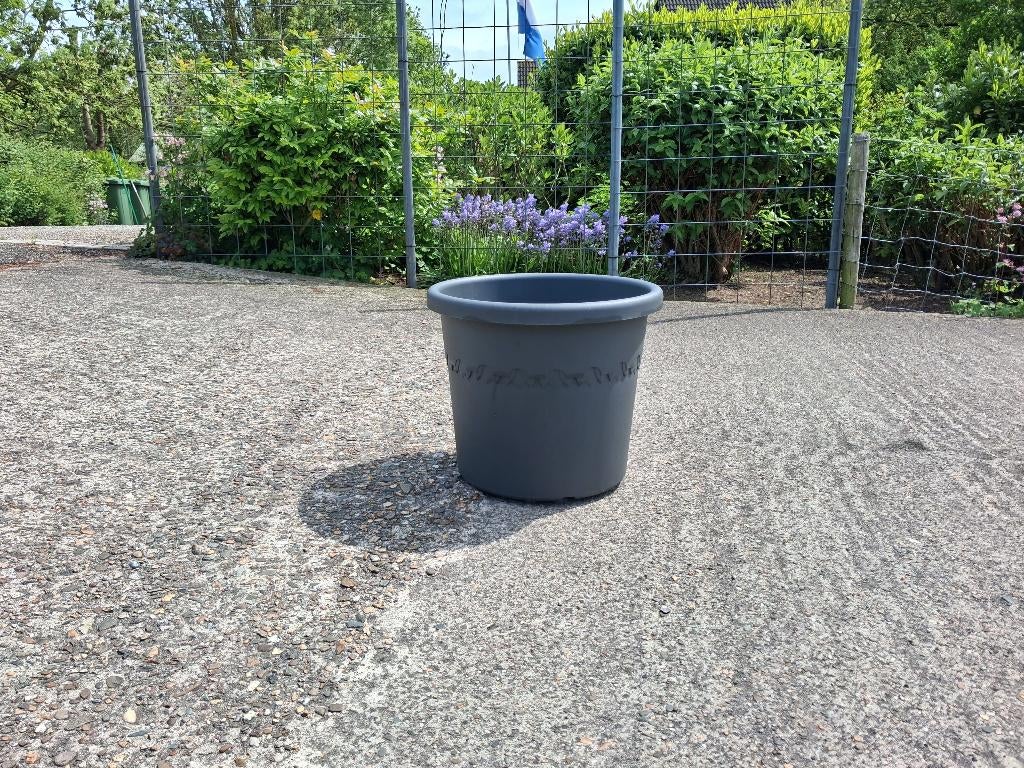 Elho grijze kunststof plantenbak - verrijdbaar., Tuin en Terras, Bloembakken en Plantenbakken, Ophalen, Kunststof, Rond, Zo goed als nieuw