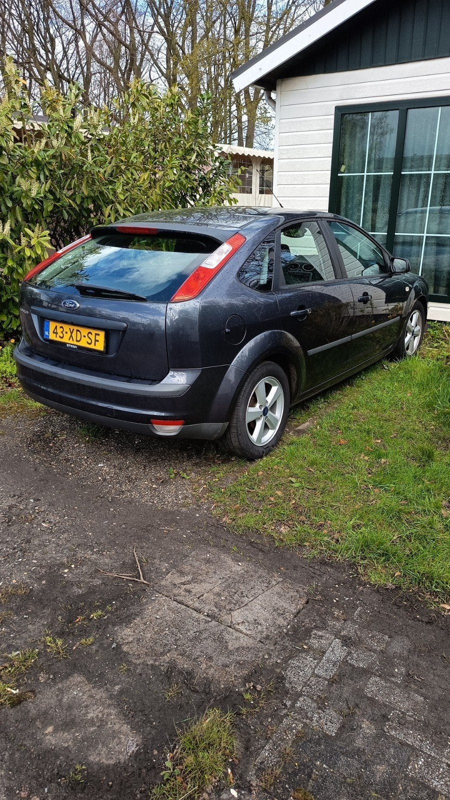 Ford Focus 1.6 74KW 5D 2007 Grijs, Auto's, 1596 cc, 15 km/l, 4 cilinders, 49 €/maand