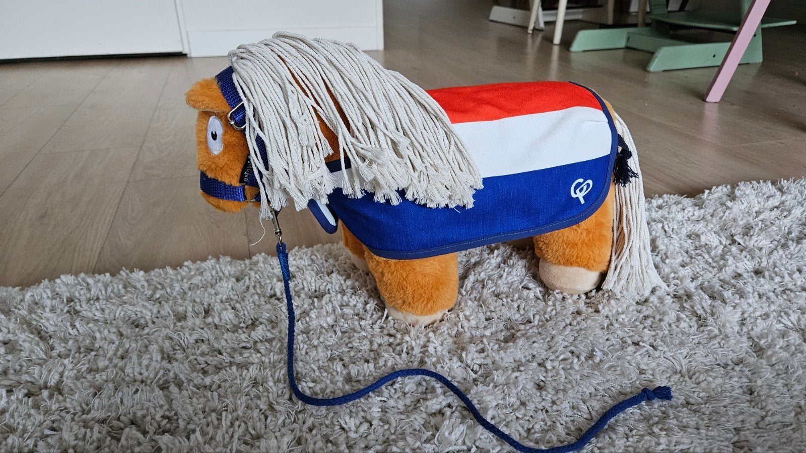 Bruin paard van Crafty Ponies met wedstrijddeken en halster, Kinderen en Baby's, Ophalen of Verzenden, Zo goed als nieuw