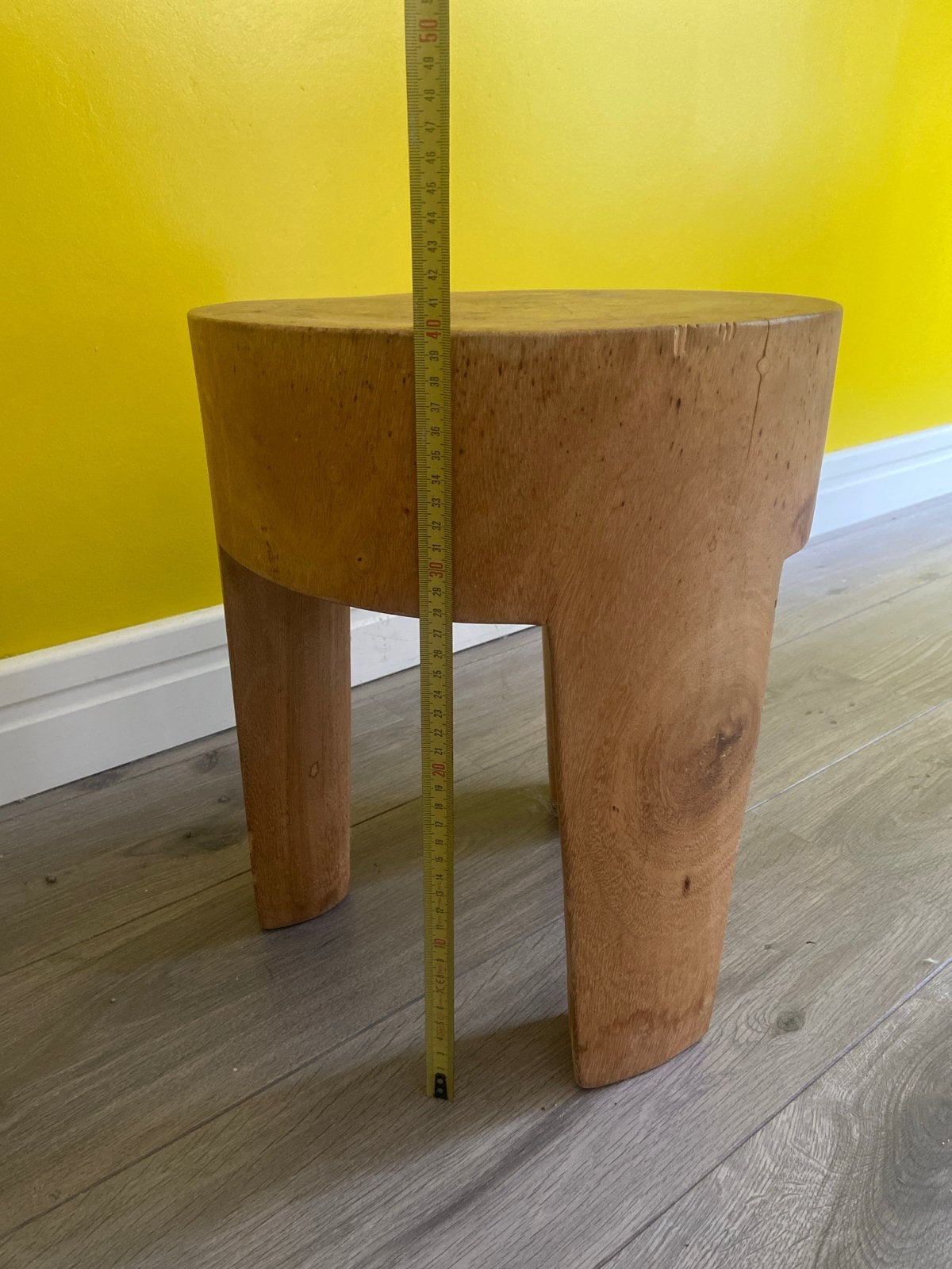 Massief houten driepoot krukje/bijzettafel, Ophalen, Gebruikt, Hout