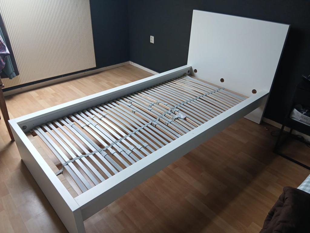 IKEA Malm eenpersoonsbed met lattenbodem, Huis en Inrichting, Ophalen, Gebruikt, 90 cm, Eenpersoons