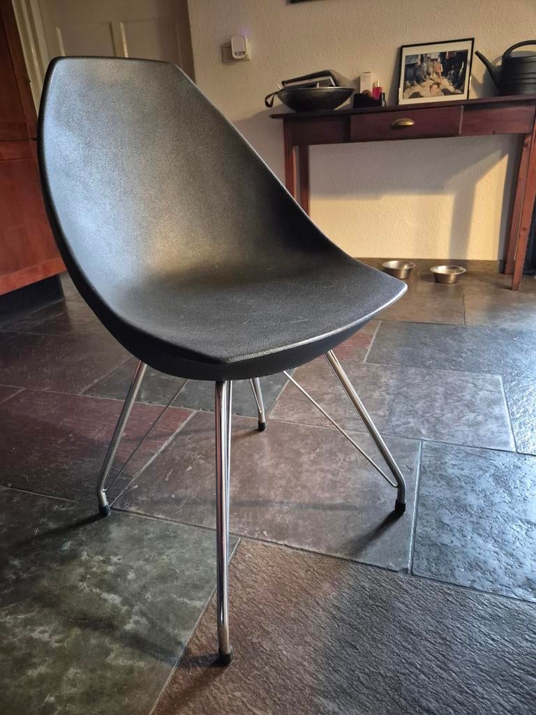 Moderne design stoelen - Zwart met metalen poten, Ophalen, Modern design, Gebruikt, Zwart