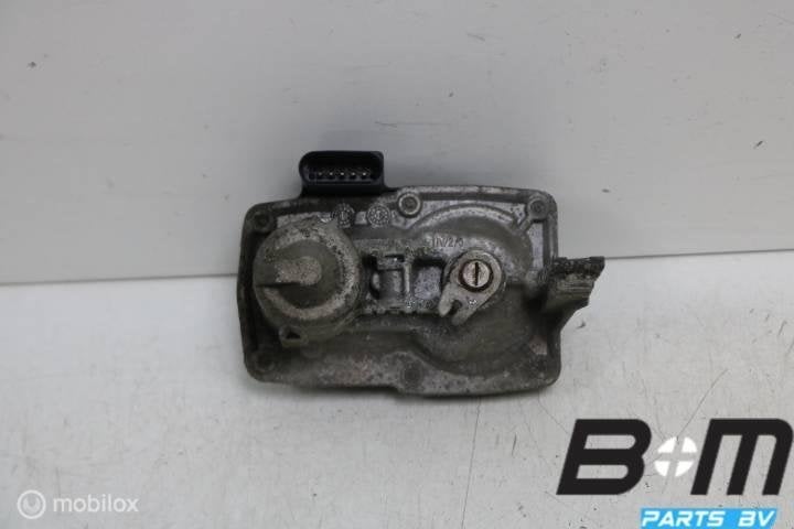 Klep in uitlaat Audi A4 8W 5Q0253691H, Gebruikt