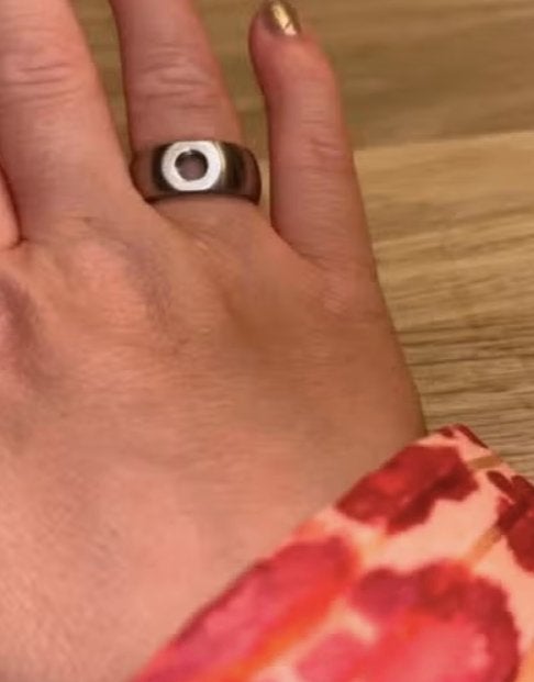 Melano zilverkleurige ring breed 53, Ophalen of Verzenden, Zo goed als nieuw, 17 tot 18, Dame