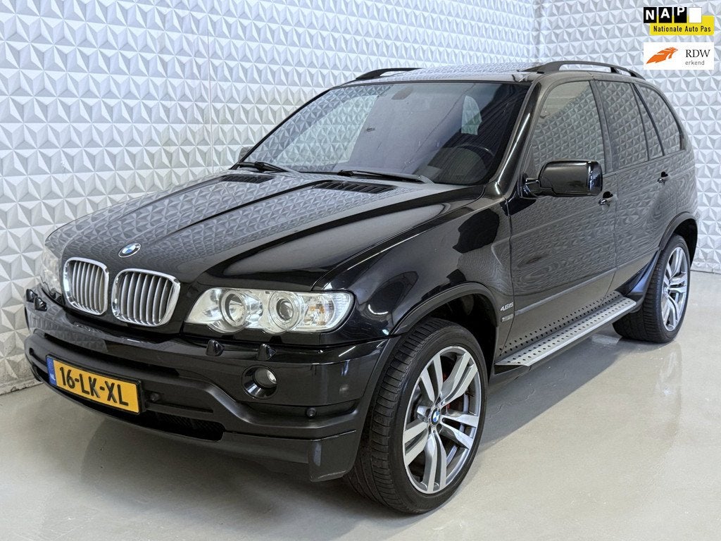 BMW X5 4.6is OrigNL-AUTO/Schuifdak/TREKHAAK (2003), Auto's, Automaat, Gebruikt, 138 €/maand, Zwart