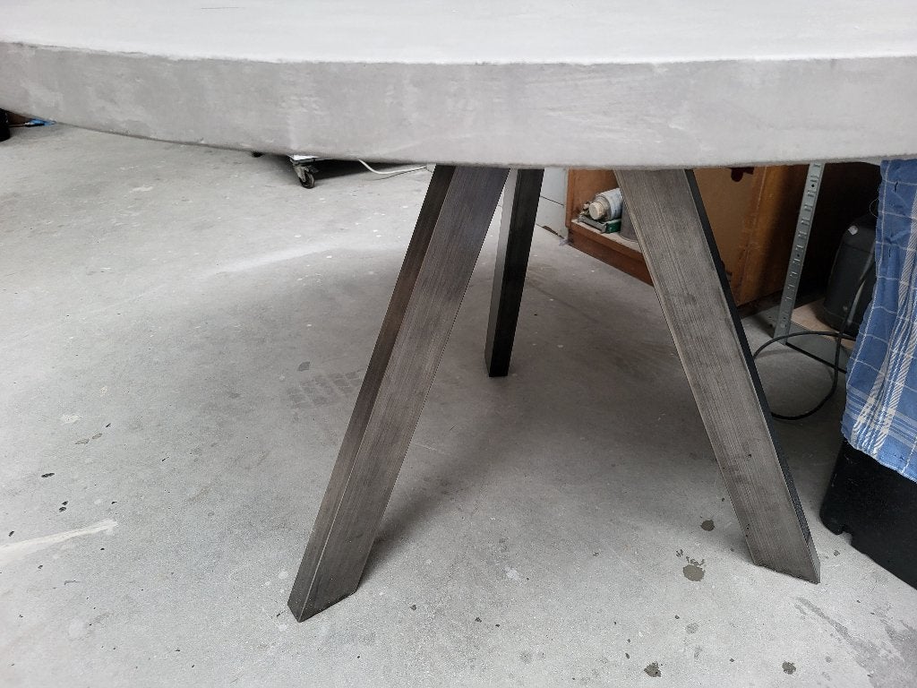 Betonciré eettafel Ø120 cm met stalen onderstel, Huis en Inrichting, Ophalen, 100 tot 150 cm, Rond, 50 tot 100 cm