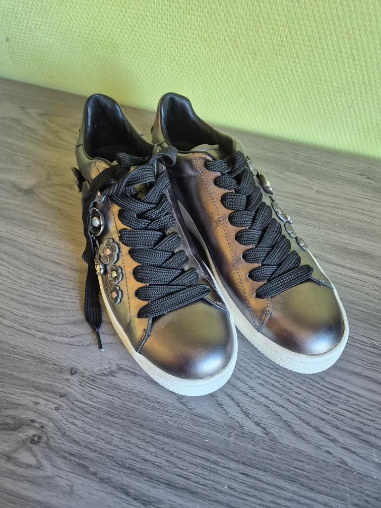 Coach sneakers met bloemenapplicaties 40,5, Overige kleuren, Ophalen of Verzenden, Coach, Sneakers of Gympen
