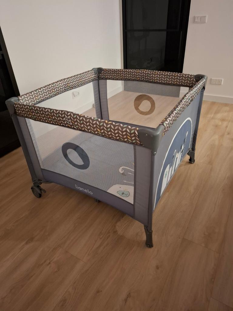 LIONELO  Campingbox 100 x 100 in goede staat., Kinderen en Baby's, Ophalen, Zo goed als nieuw, Vierkant, Wieltjes