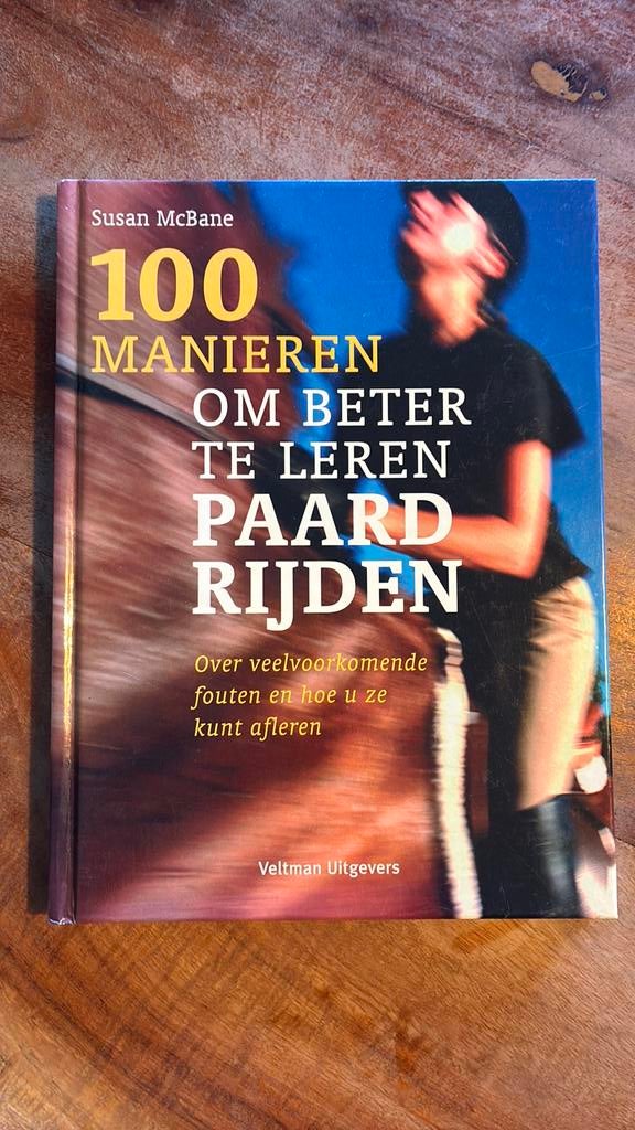 S. MacBane - 100 manieren om beter te leren paardrijden, Ophalen of Verzenden, Zo goed als nieuw, Overige sporten, S. MacBane