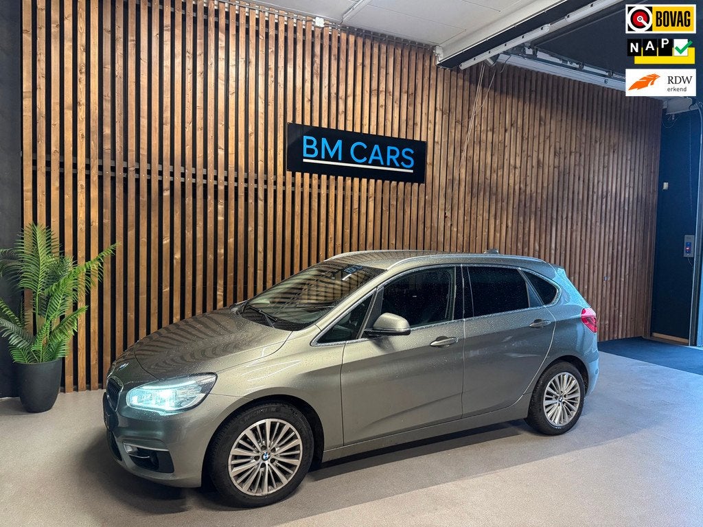 BMW 2-serie Active Tourer 218d Corporate Lease Sport Automaa, Auto's, BMW, Euro 6, 4 cilinders, 150 pk, Origineel Nederlands