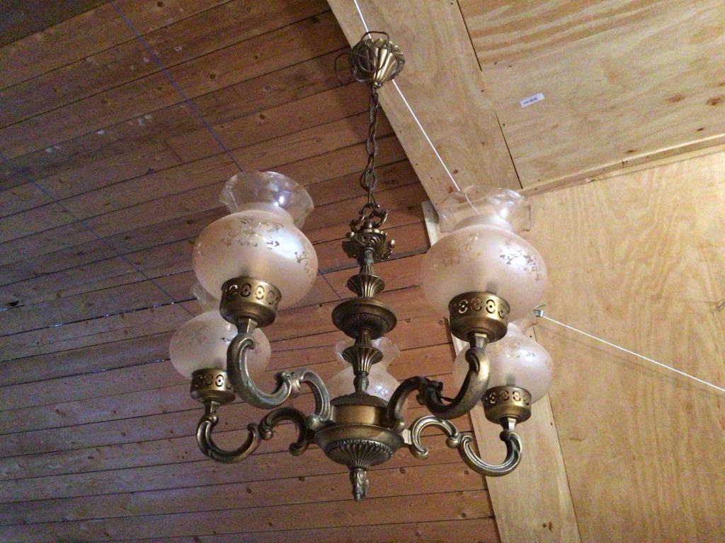 Vintage bronzen kroonluchter met 5 glazen kappen, Ophalen of Verzenden