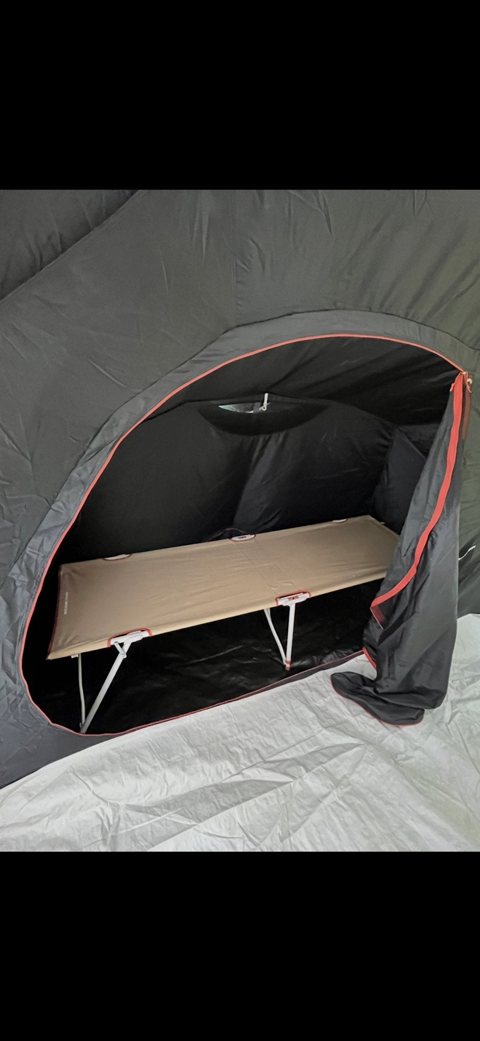 QUECHUA Veldbed voor de camping van Decathlon, Ophalen, Gebruikt