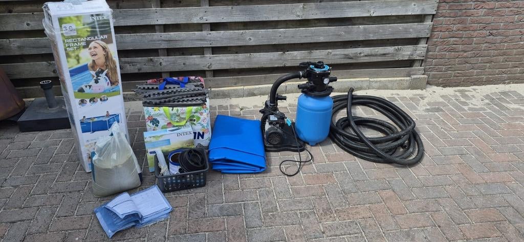 Intex zwembad met alles er op en eraan!, Ophalen, Zo goed als nieuw, Vijverpomp