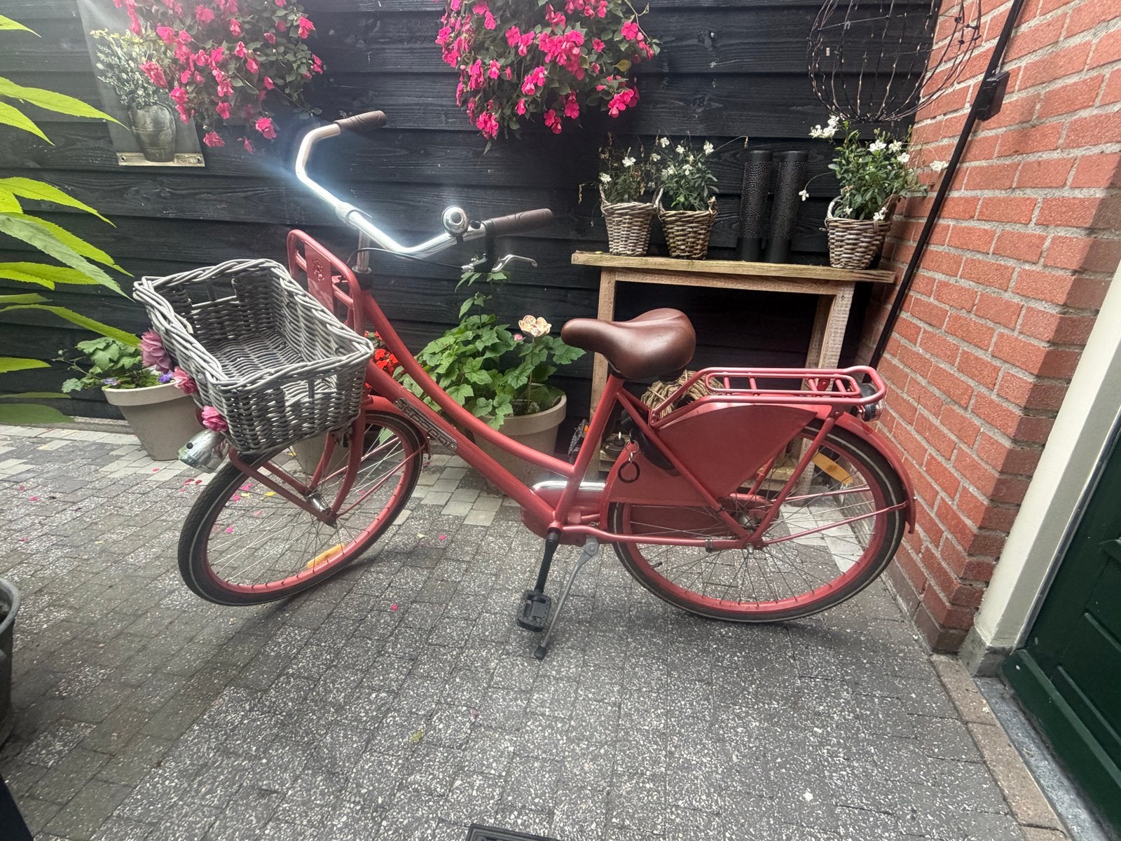 Mooie rode damesfiets met mandje, Terugtraprem, 50 tot 53 cm, Ophalen, Overige merken