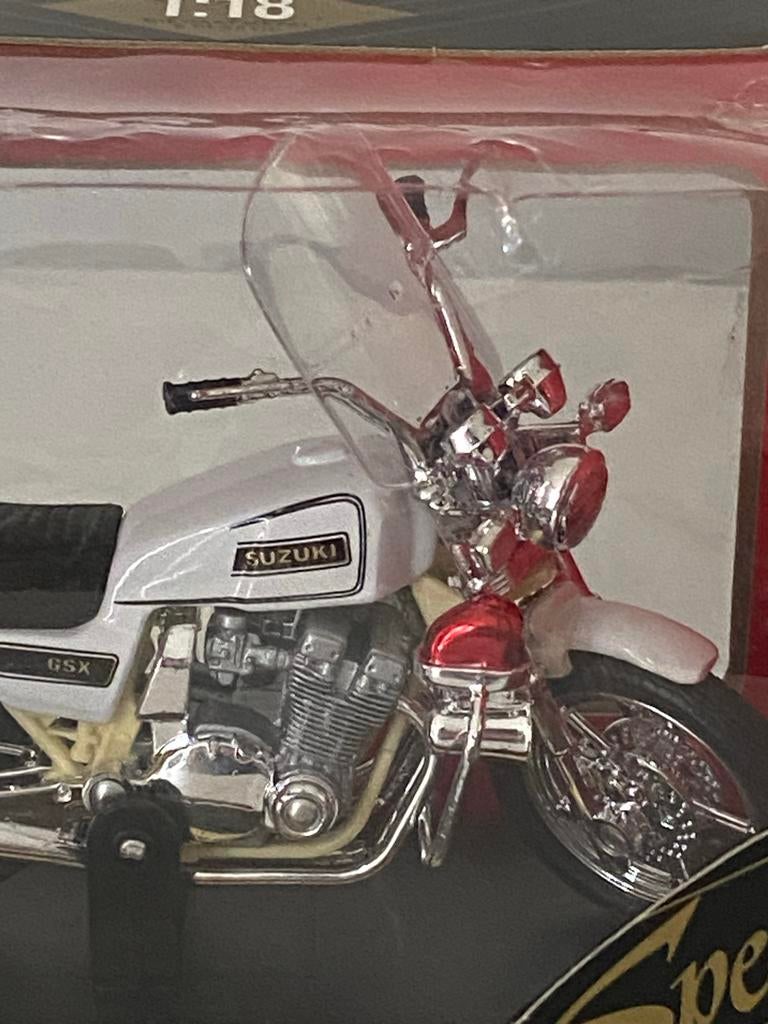 Maisto Suzuki GSX 750 Police 1:18 Special Edition, Hobby en Vrije tijd, Modelauto's | 1:18, Ophalen of Verzenden
