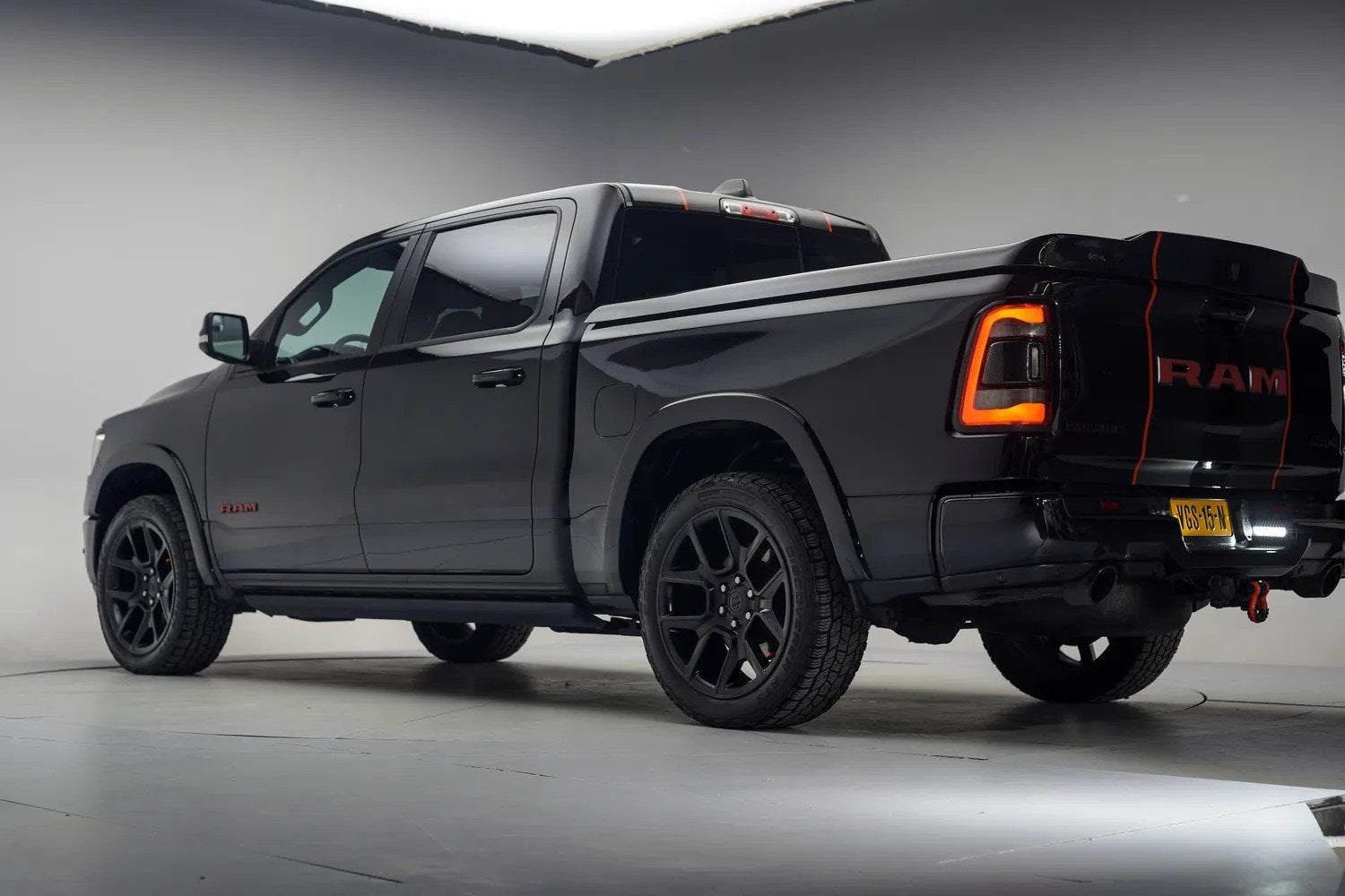 Dodge Ram 1500 5.7 V8 4x4 Crew Cab Laramie [ Navi Apple/Andr, Auto's, Automaat, 2706 kg, Gebruikt, 8 cilinders