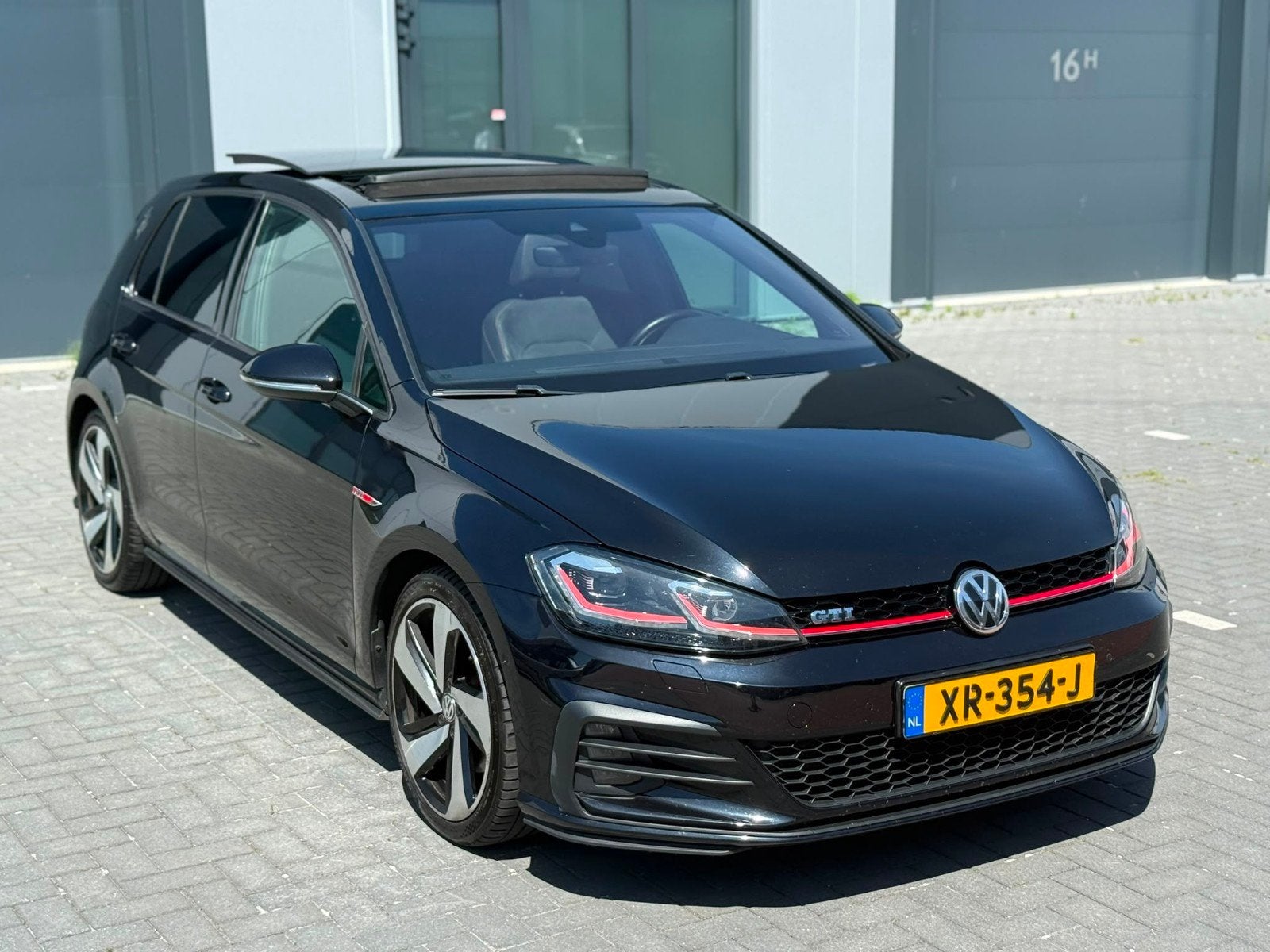 Volkswagen Golf 2.0 TSI 230pk 3D DSG 2017 Zwart, 4 cilinders, Zwart, 1600 kg, 1308 kg