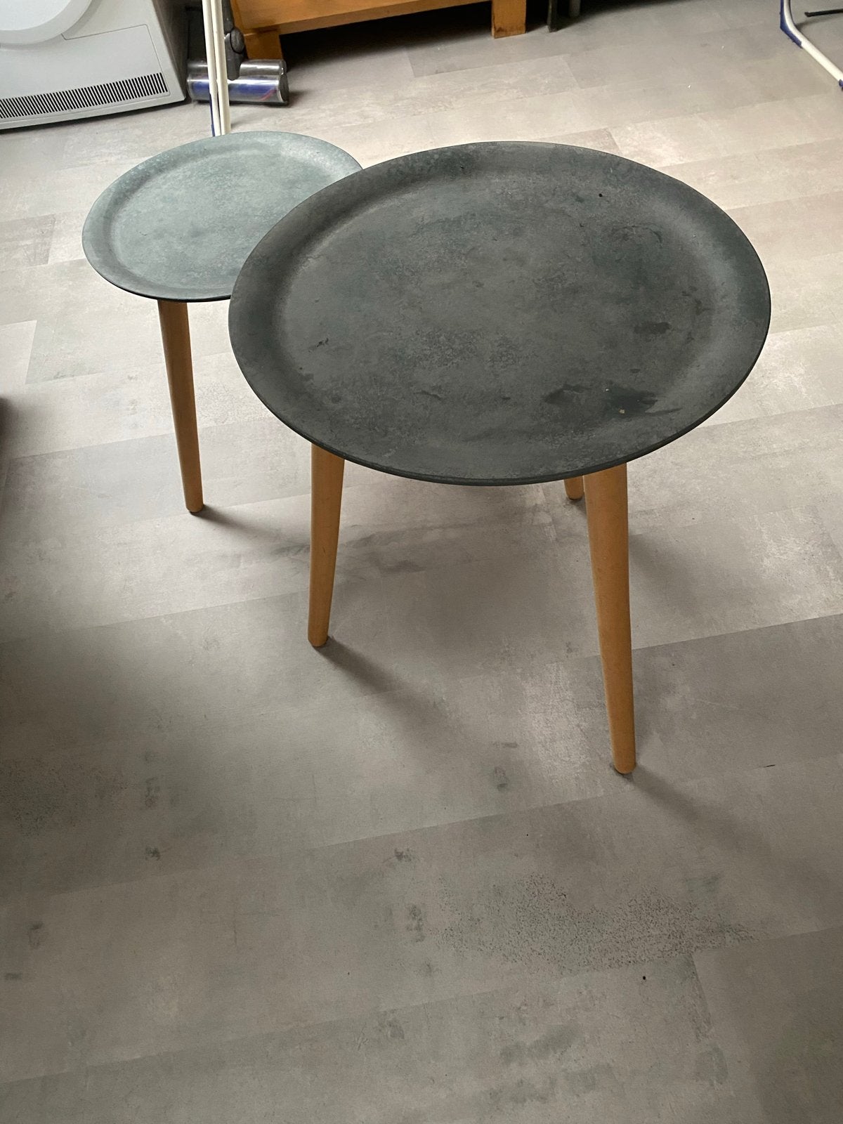 Set van 2 cementen bijzettafels Loek (60 cm en 45 cm hoog), Ophalen, Overige materialen, Minder dan 55 cm, Gebruikt