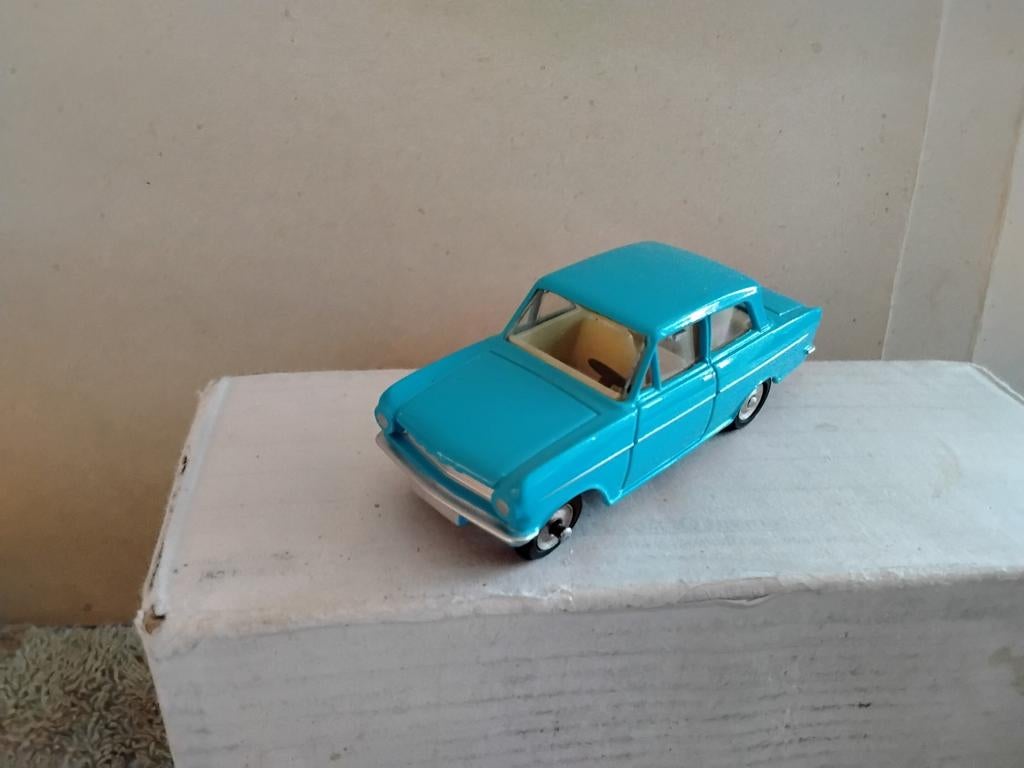 DINKY  TOYS  ATLAS  OPEL"  KADETT     NO  540, Hobby en Vrije tijd, Modelauto's | 1:43, Ophalen of Verzenden, Zo goed als nieuw