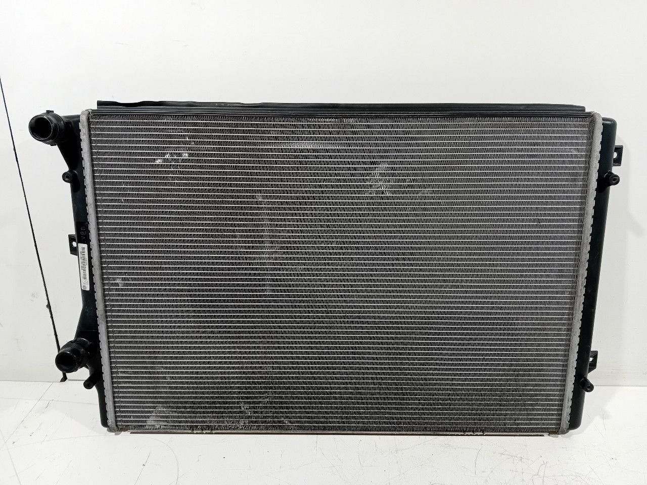 Radiateur Volkswagen Golf, Onderdelen@venauto.nl, Van der Ven Autorecycling B.V., Gebruikt, Ettenseweg 76, 4706 PB Roosendaal, The Netherlands