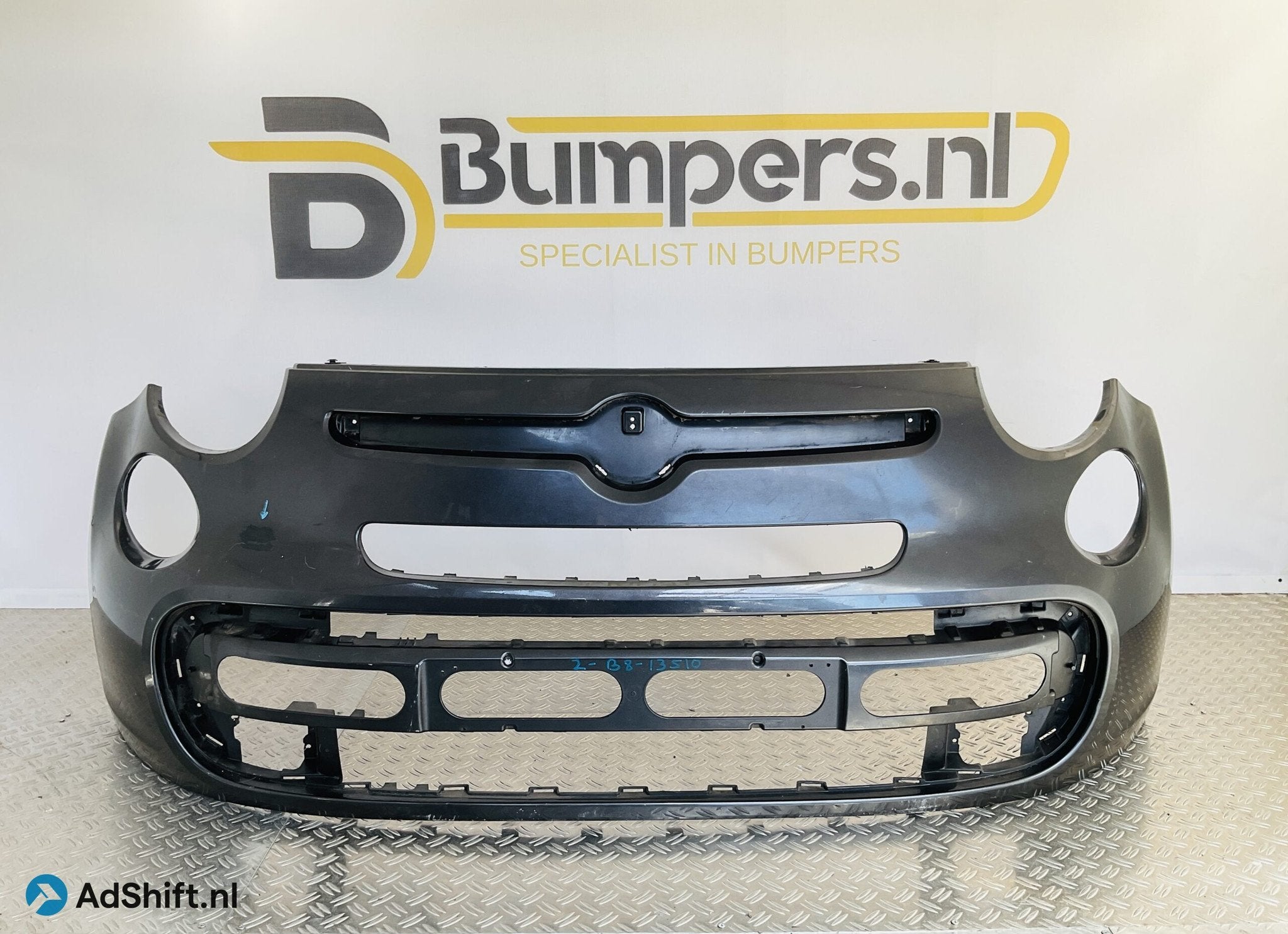 Bumper Fiat 500L 500 L 12-18 735522402 Voorbumper 2-B8-13510, Bumper
