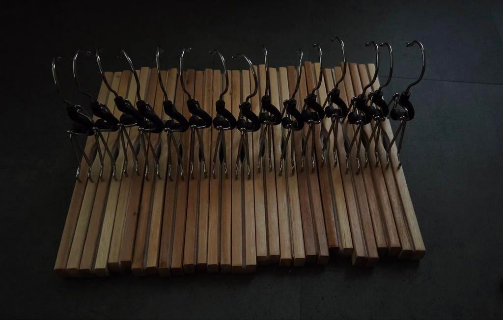 15 Kleerhangers voor broeken of rokken, Kleding | Dames, Kledinghangers, Ophalen, Zo goed als nieuw, Hout, Kinderen en Volwassenen