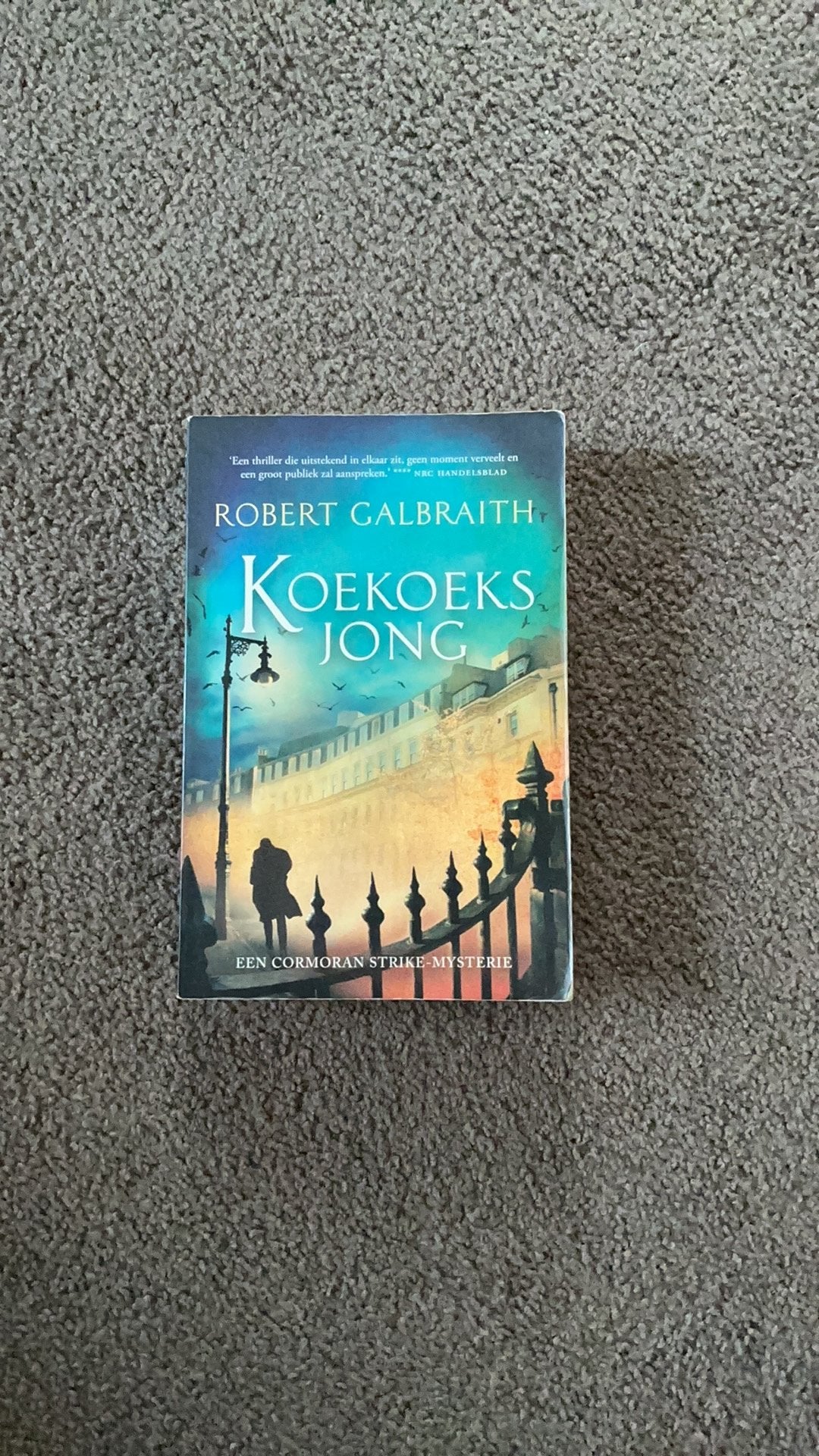 Robert Galbraith - Koekoeksjong, Ophalen of Verzenden, Zo goed als nieuw, Robert Galbraith
