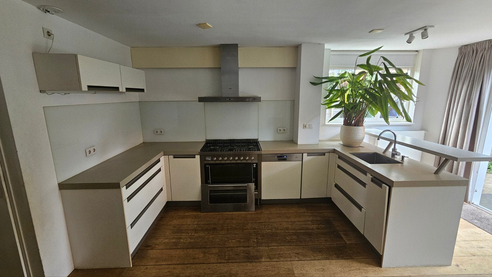 Grote keuken van Boer Staphorst, Ophalen