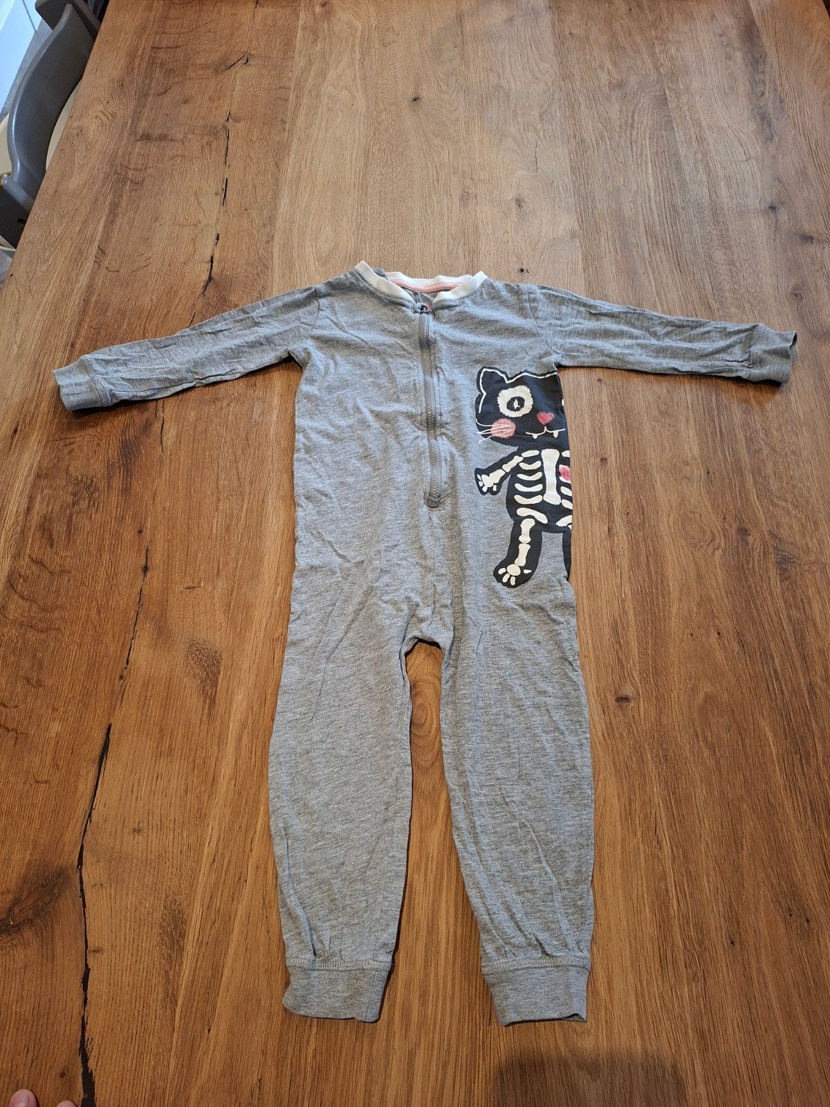 Halloween Eendelige pyama/onesie met "glow in the dark" van, Gebruikt, Meisje, Ophalen of Verzenden, Pakje