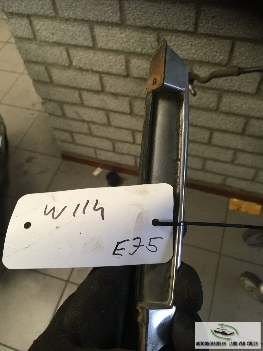 mercedes w114 chromestrip  kofferbak, Gebruikt, -, -, Ophalen of Verzenden