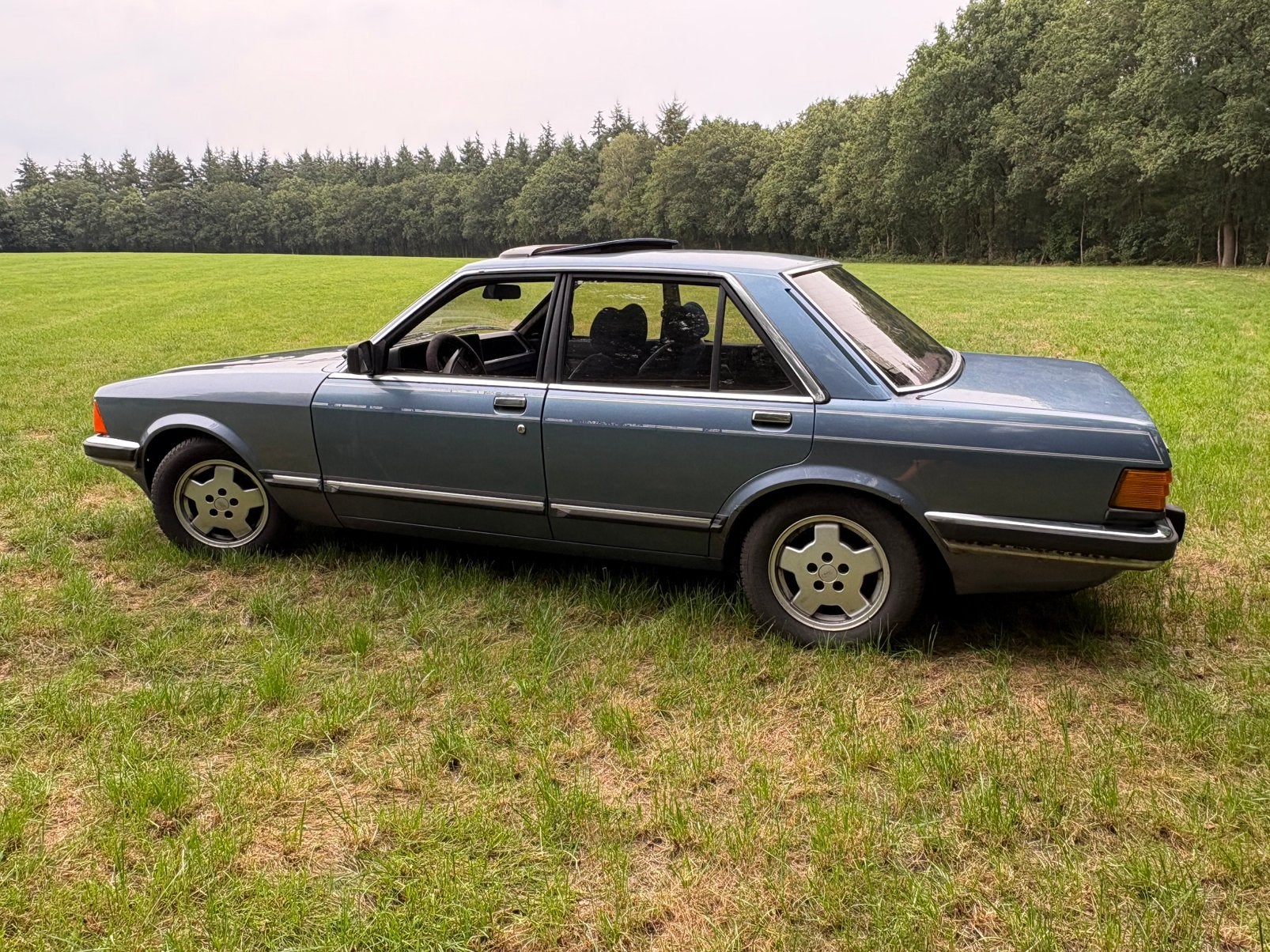 Ford Granada 2.8 automaat – dikke boot met karakter!, Automaat, Achterwielaandrijving, 2294 cc, Blauw