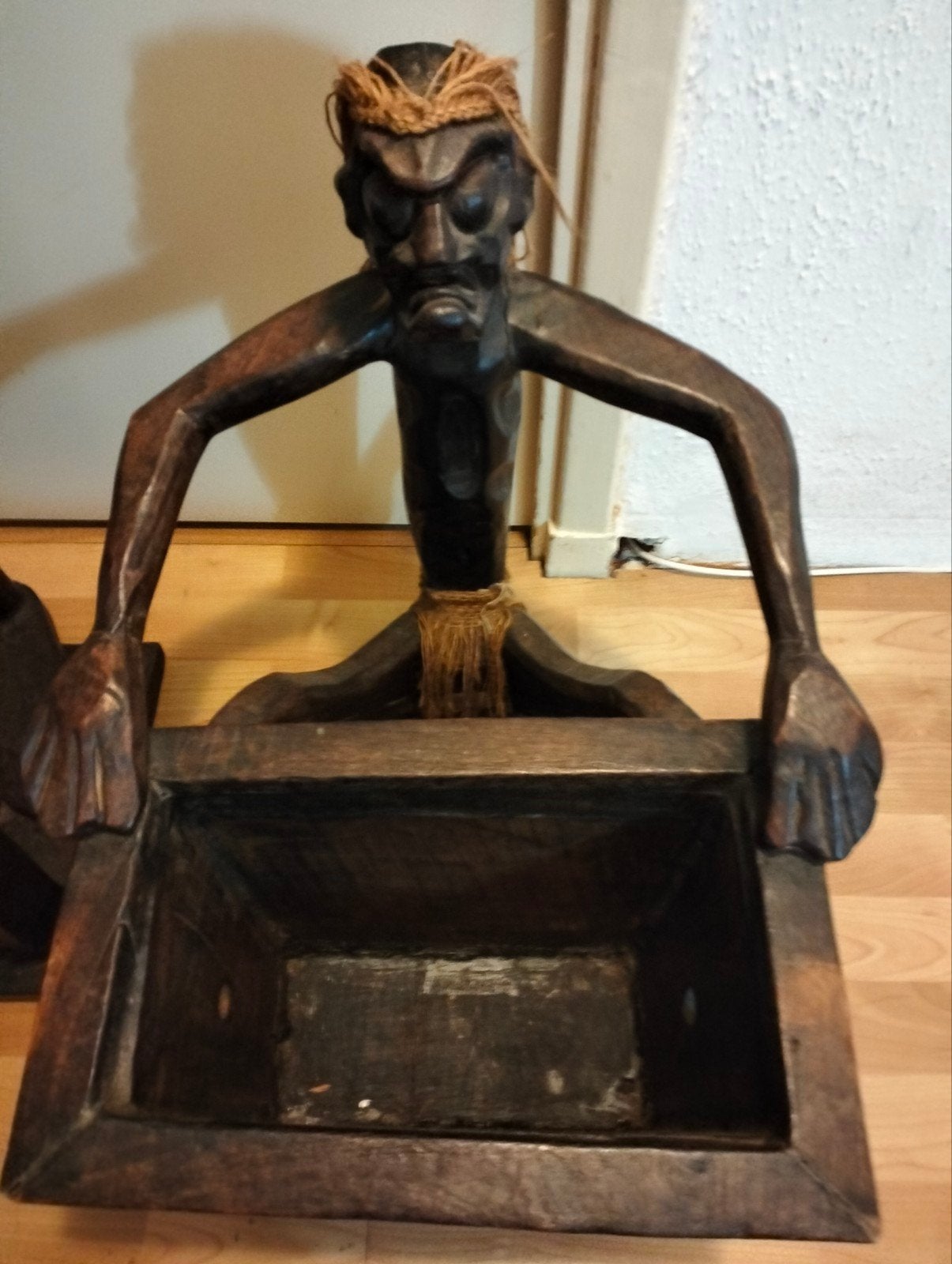 Te koop leuke houten lectuurbak, Ophalen