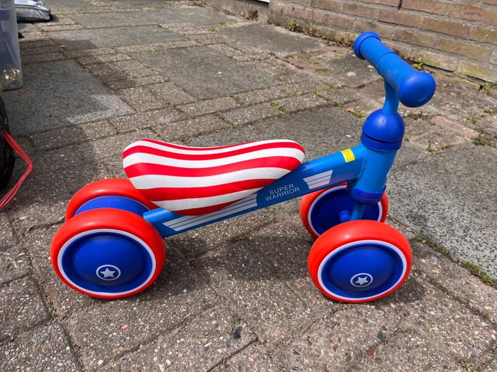 Loopfietsje 'Super Warrior' - Blauw/Rood, Ophalen, Gebruikt, Loopfiets