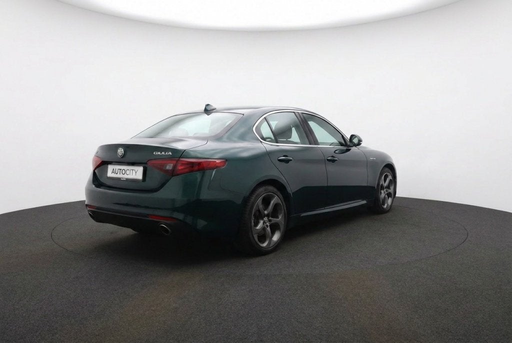 Alfa Romeo Giulia 2.0 Super 200PK Leder l Carplay l Camera l, Auto's, Alfa Romeo, Automaat, Euro 6, 14 km/l, Bedrijf