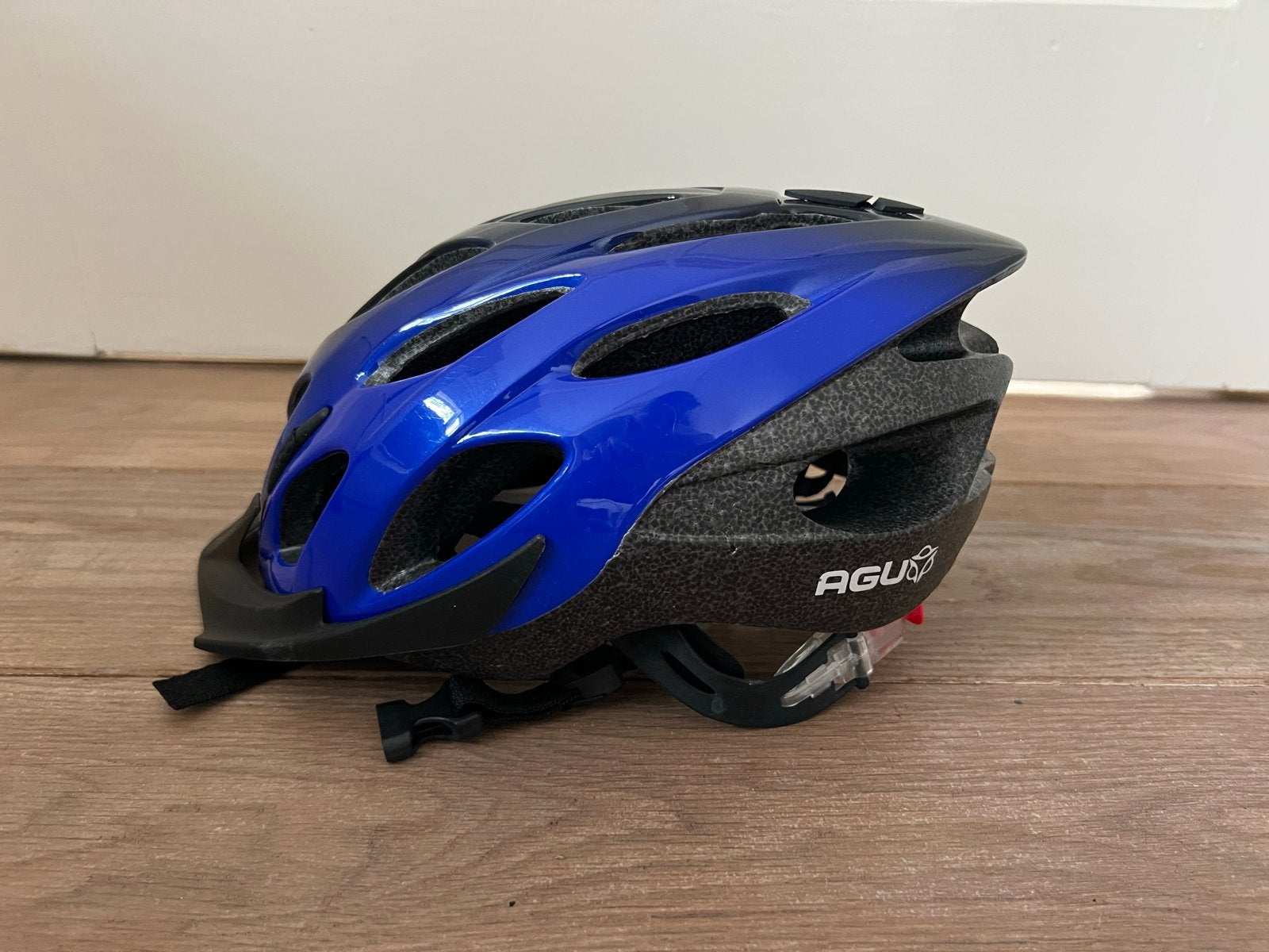 AGU Fietshelm Blauw 54-58 cm, Fietsen en Brommers, Fietsaccessoires | Fietshelmen, Zo goed als nieuw, Heer of Dame, Overige maten