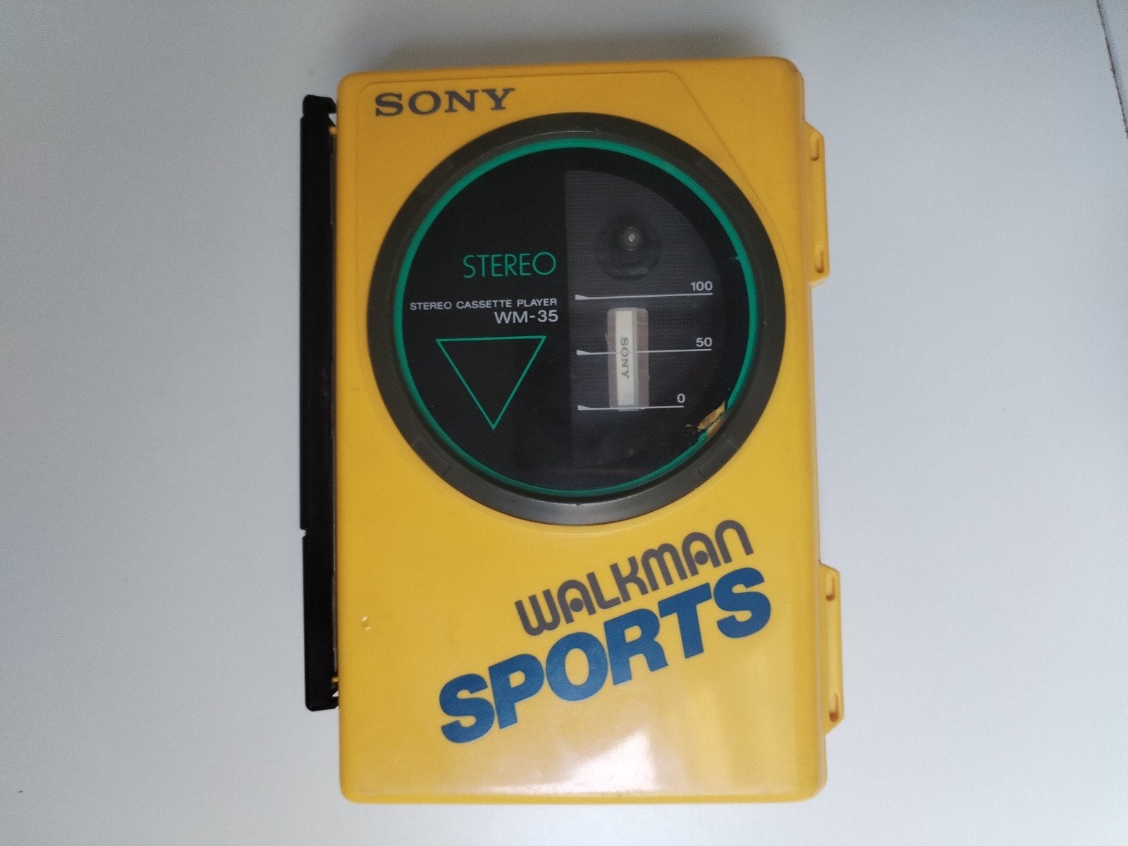 Vintage Sony Sports Walkman WM-35 + FM/AM Solar Clock Radio, Ophalen, Walkman