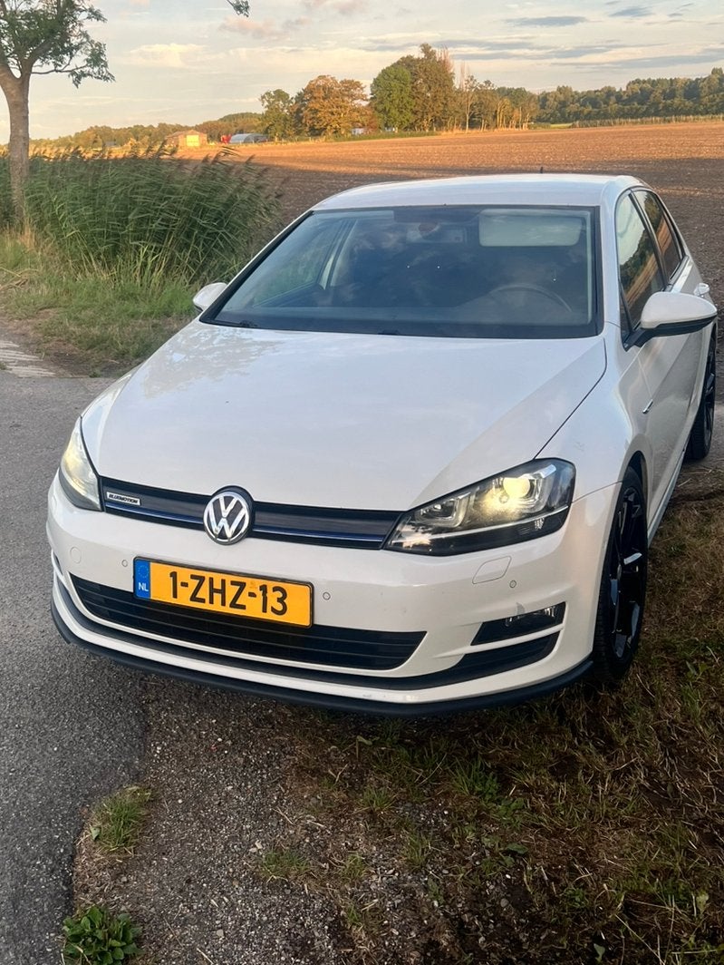 Volkswagen Golf 1.6 TDI 81KW 5D Blue Motion 2014 Wit, Auto's, Voorwielaandrijving, Euro 5, 4 cilinders, Wit