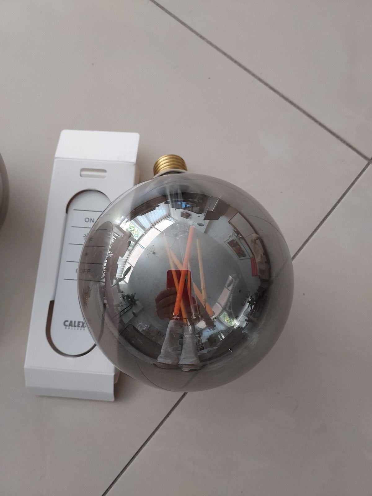 3 Calex Smart Bolvormige Lampen (12cm) met Afstandsbediening, Huis en Inrichting, Lampen | Overige, Zo goed als nieuw, Calex, Dimbaar