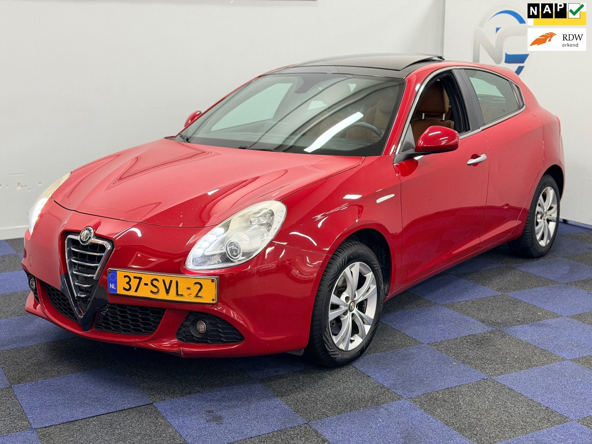 Alfa Romeo Giulietta 1.4 T Distinctive / PANORAMADAK / RIJDT, Voorwielaandrijving, Gebruikt, 4 cilinders, Automatische klimaatregeling