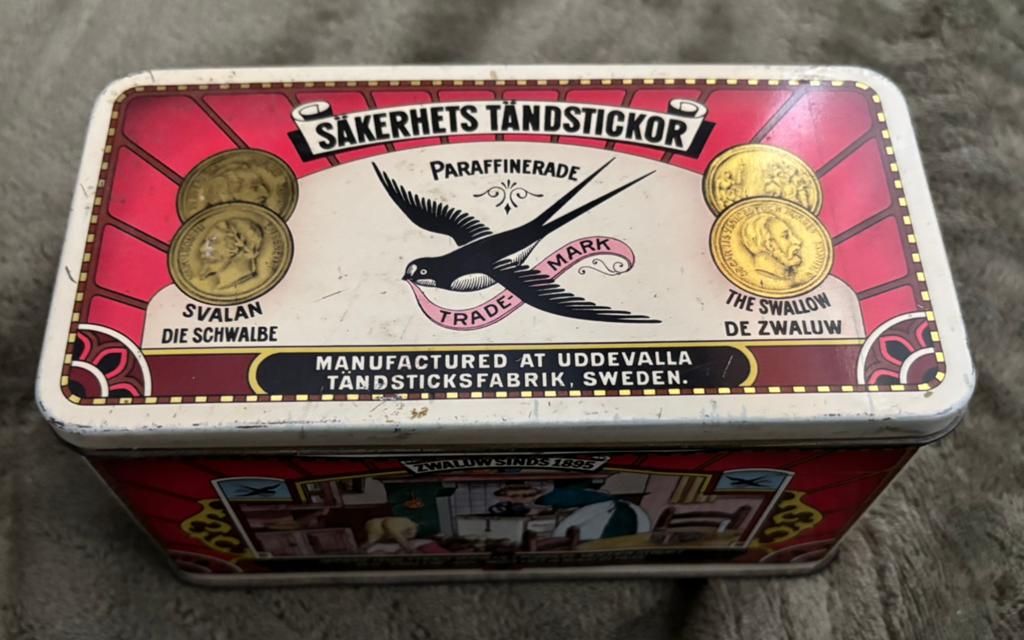 De Zwaluw Lucifers opbergblik. In goede staat, Verzamelen, Ophalen of Verzenden, Gebruikt, Overige